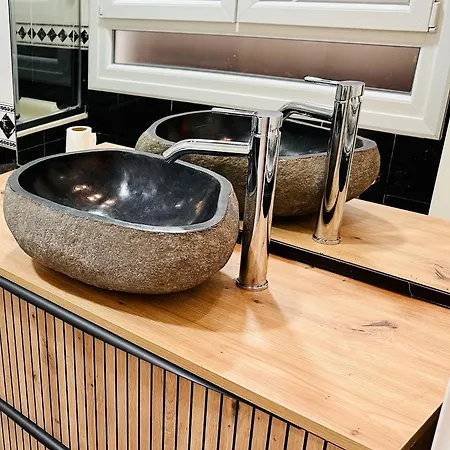 Fantástico En El Centro De Apartamento